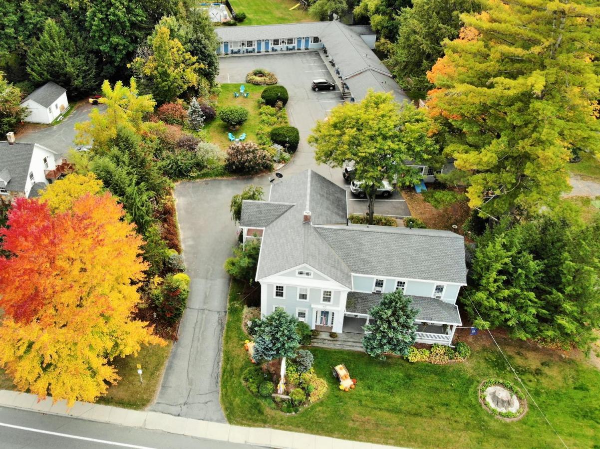 Maple Terrace Motel Williamstown Bagian luar foto