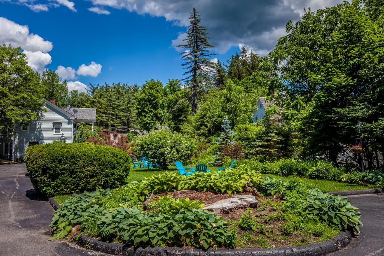Maple Terrace Motel Williamstown Bagian luar foto